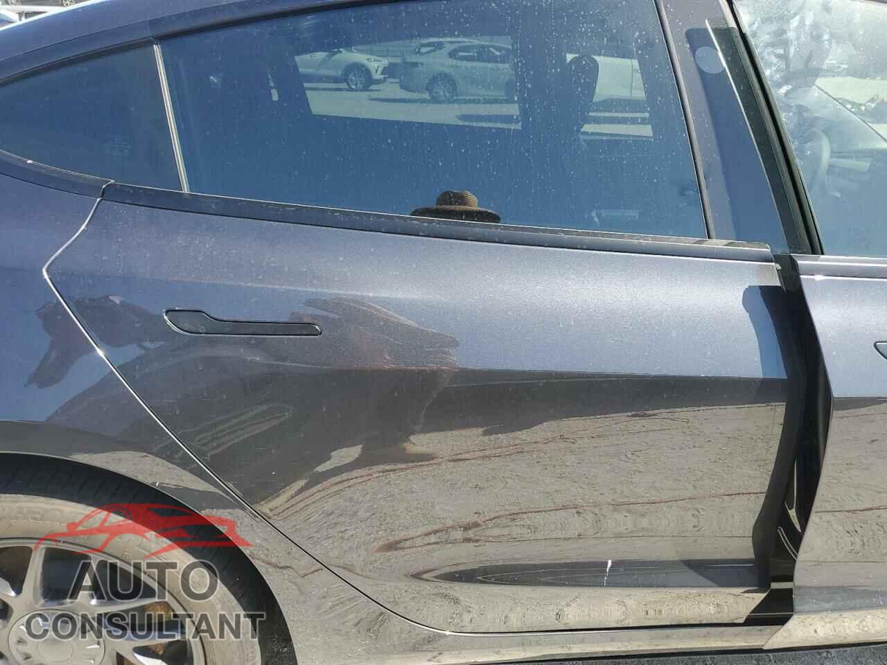 TESLA MODEL 3 2024 - 5YJ3E1EB2RF722552