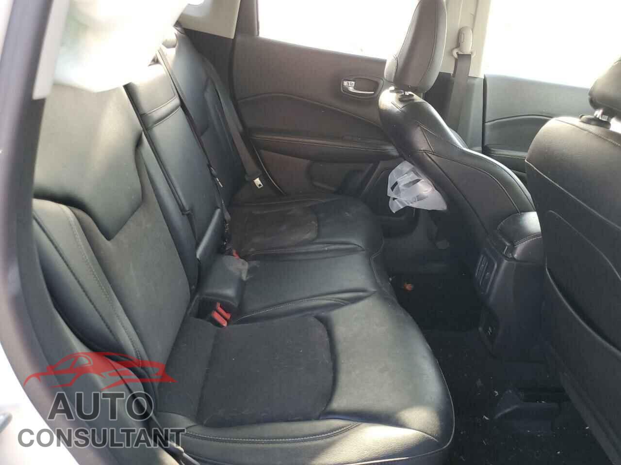JEEP COMPASS 2017 - 3C4NJDBB5HT618745