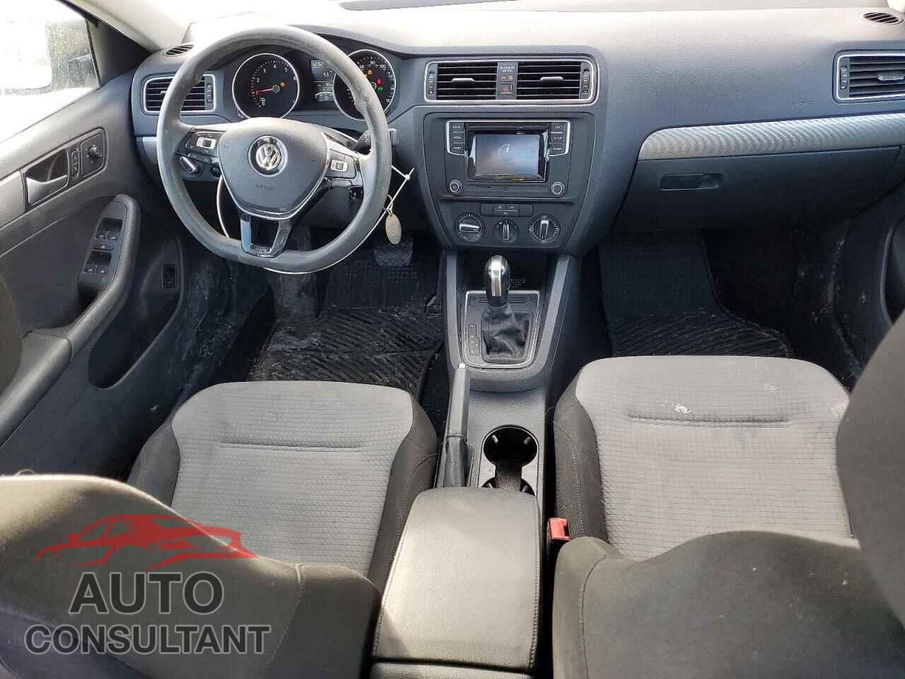 VOLKSWAGEN JETTA 2017 - 3VW2B7AJ2HM391578