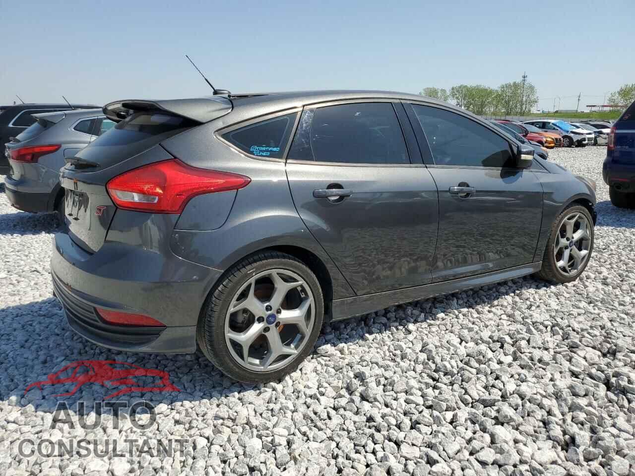FORD FOCUS 2017 - 1FADP3L95HL257907