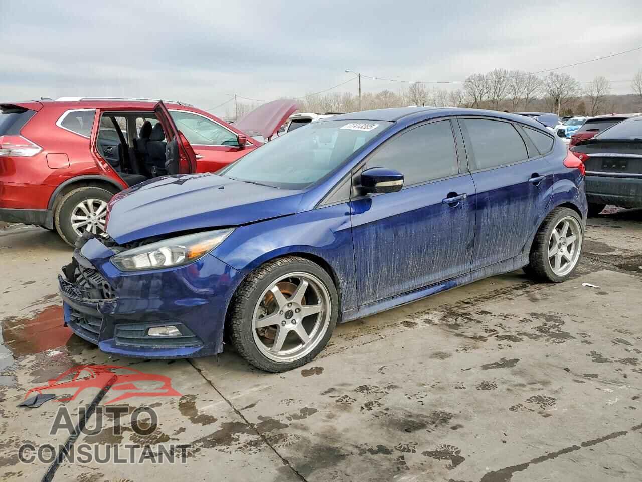 FORD FOCUS 2017 - 1FADP3L99HL213652