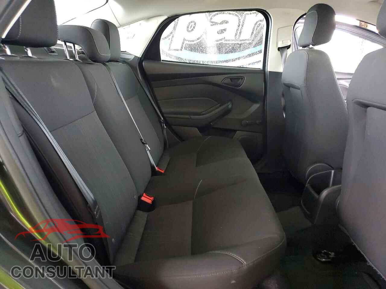 FORD FOCUS 2017 - 1FADP3E23HL219883
