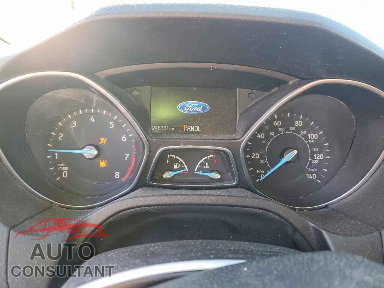 FORD FOCUS 2015 - 1FADP3E27FL335990