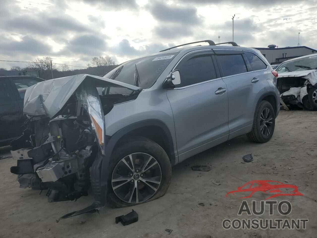 TOYOTA HIGHLANDER 2018 - 5TDZARFH9JS038640