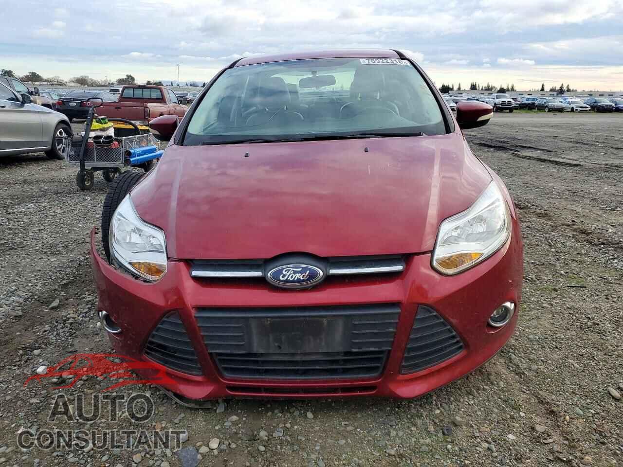 FORD FOCUS 2014 - 1FADP3F2XEL238196