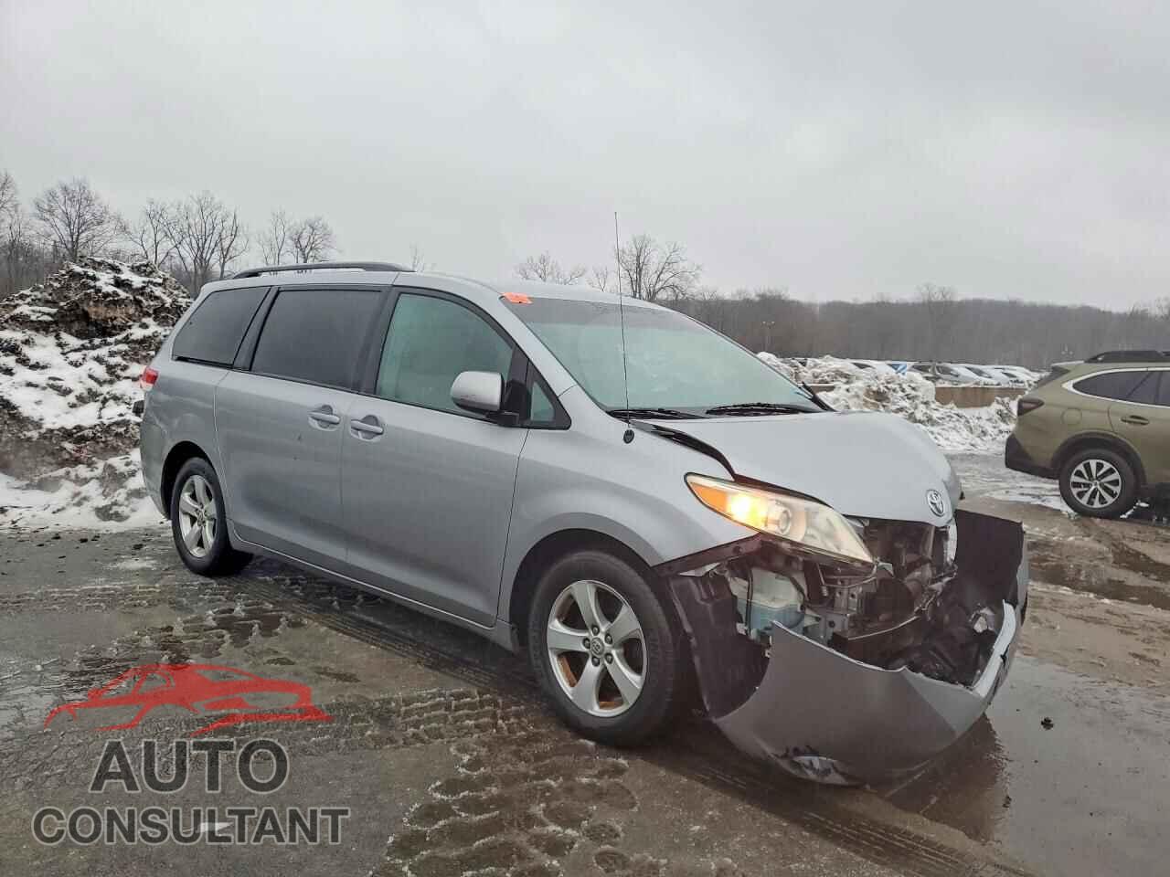 TOYOTA SIENNA 2011 - 5TDKK3DC0BS082000