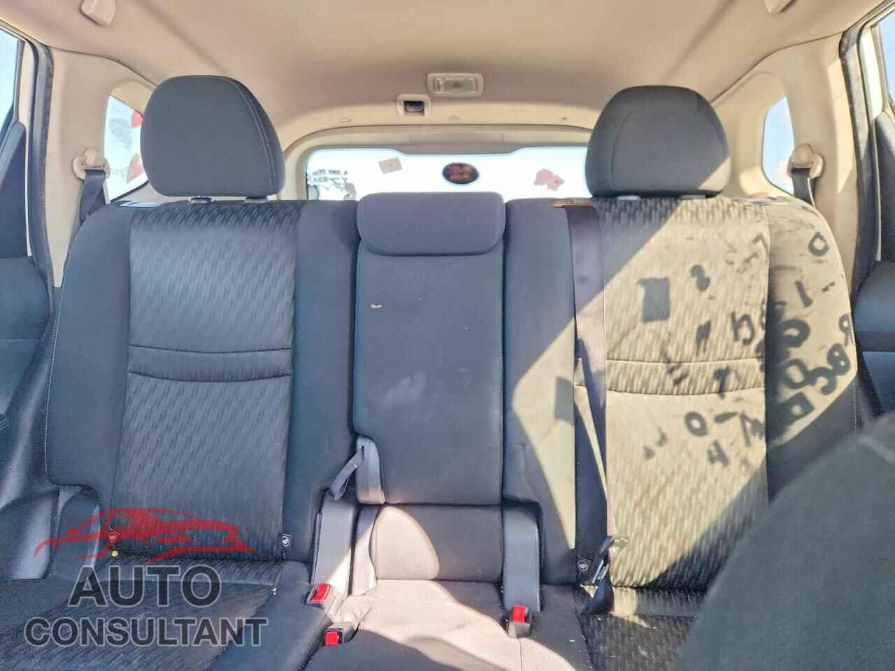 NISSAN ROGUE 2017 - KNMAT2MT5HP509743
