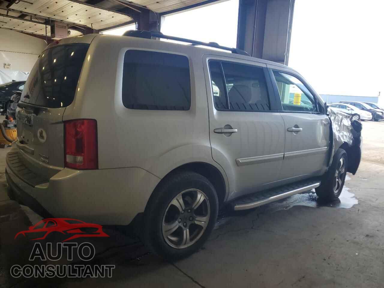 HONDA PILOT 2015 - 5FNYF4H33FB011091