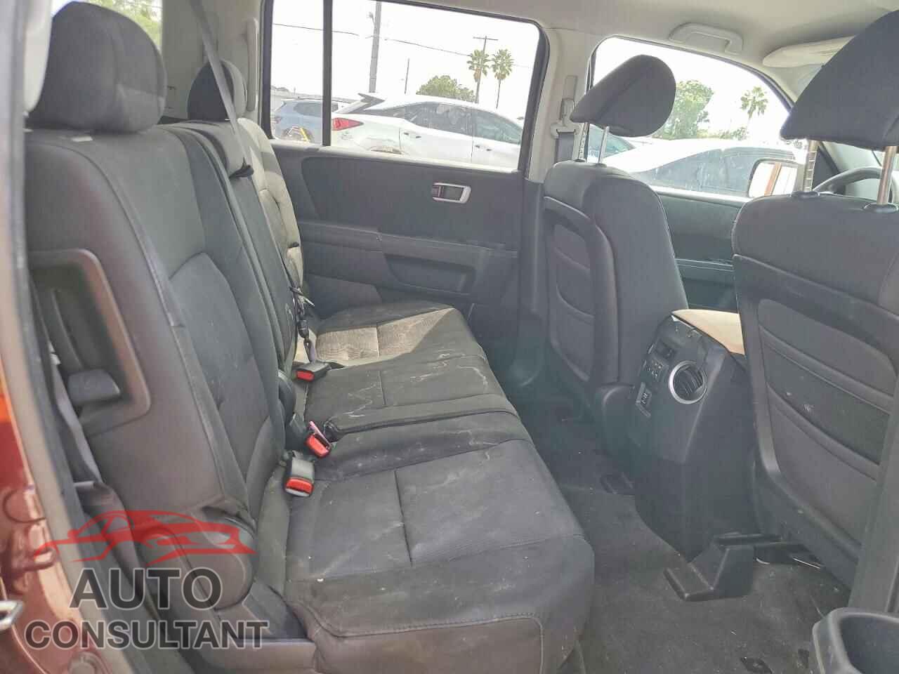 HONDA PILOT 2011 - 5FNYF3H42BB047657