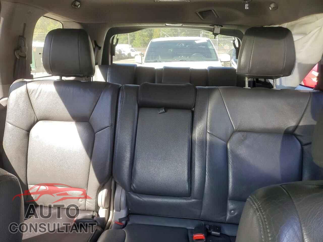 HONDA PILOT 2012 - 5FNYF4H21CB021864