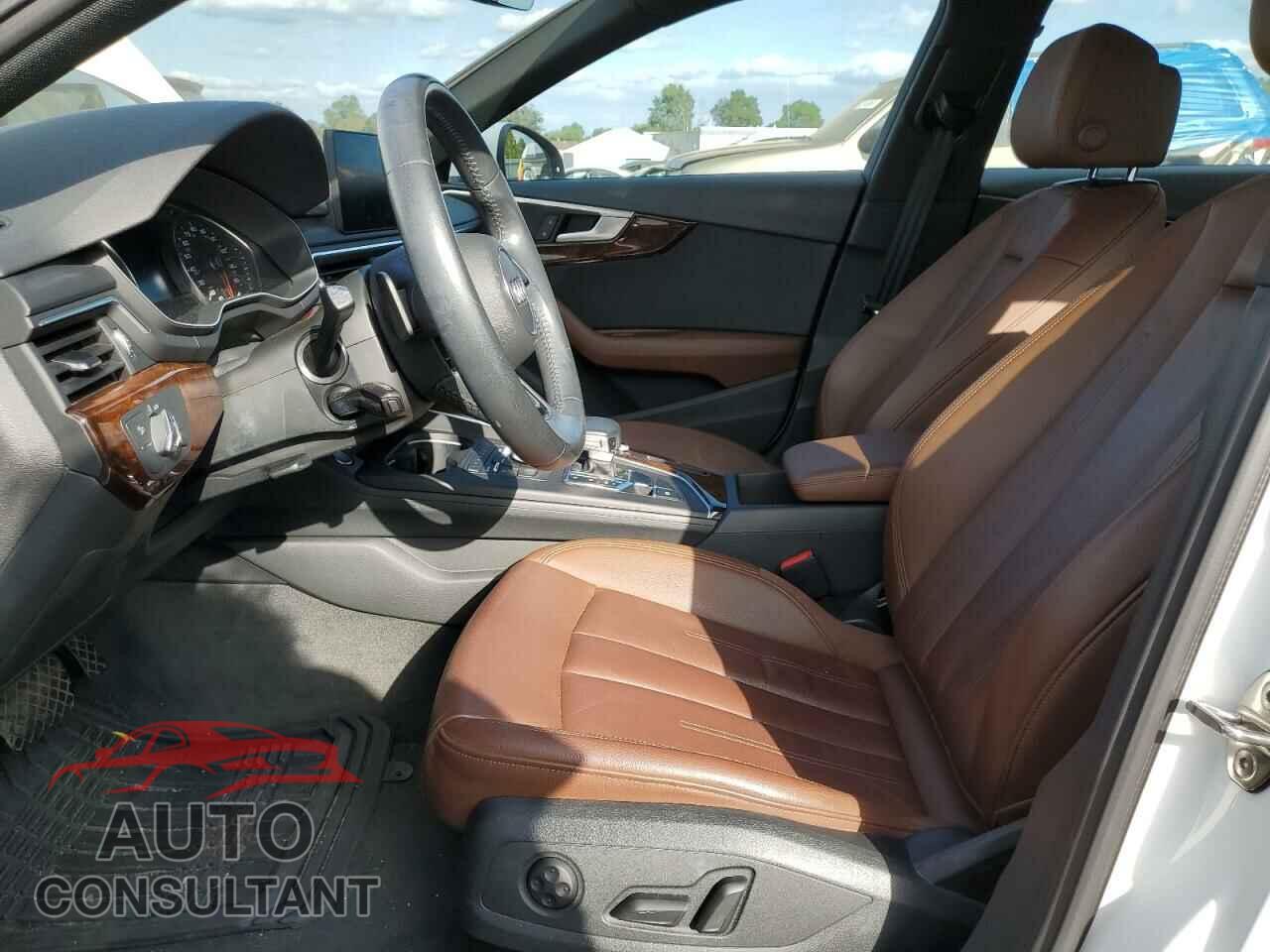 AUDI A4 2019 - WAUDNAF49KA014119