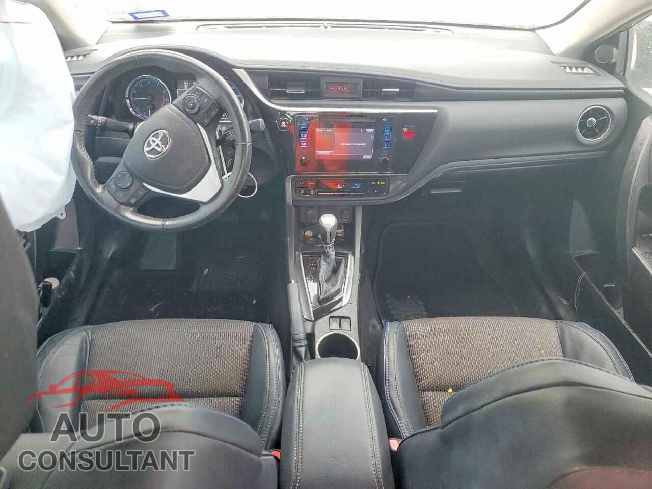 TOYOTA COROLLA 2018 - 5YFBURHE9JP741210