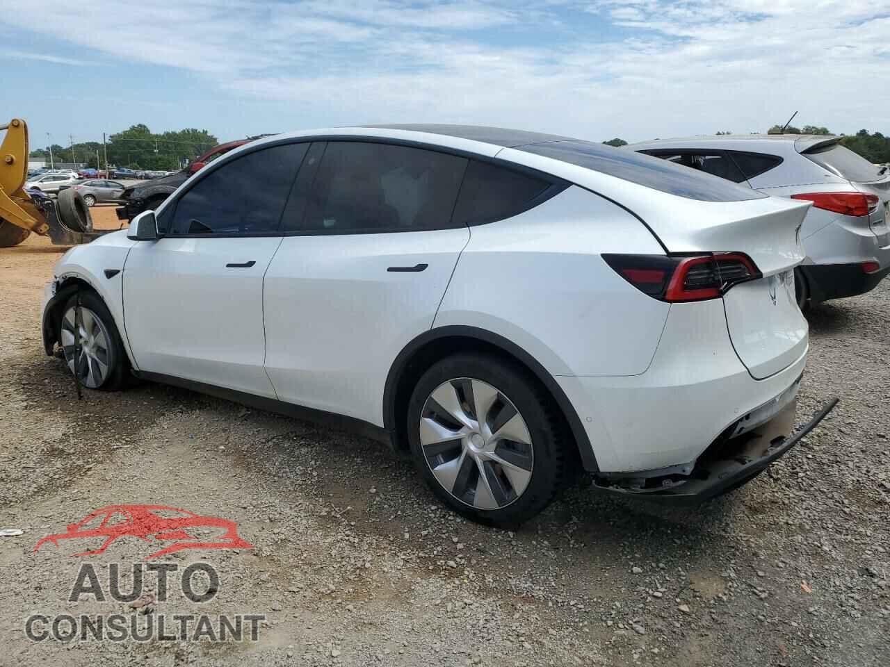 TESLA MODEL Y 2021 - 5YJYGDED8MF110433