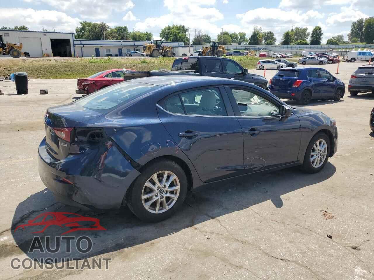 MAZDA 3 2018 - 3MZBN1U76JM200674