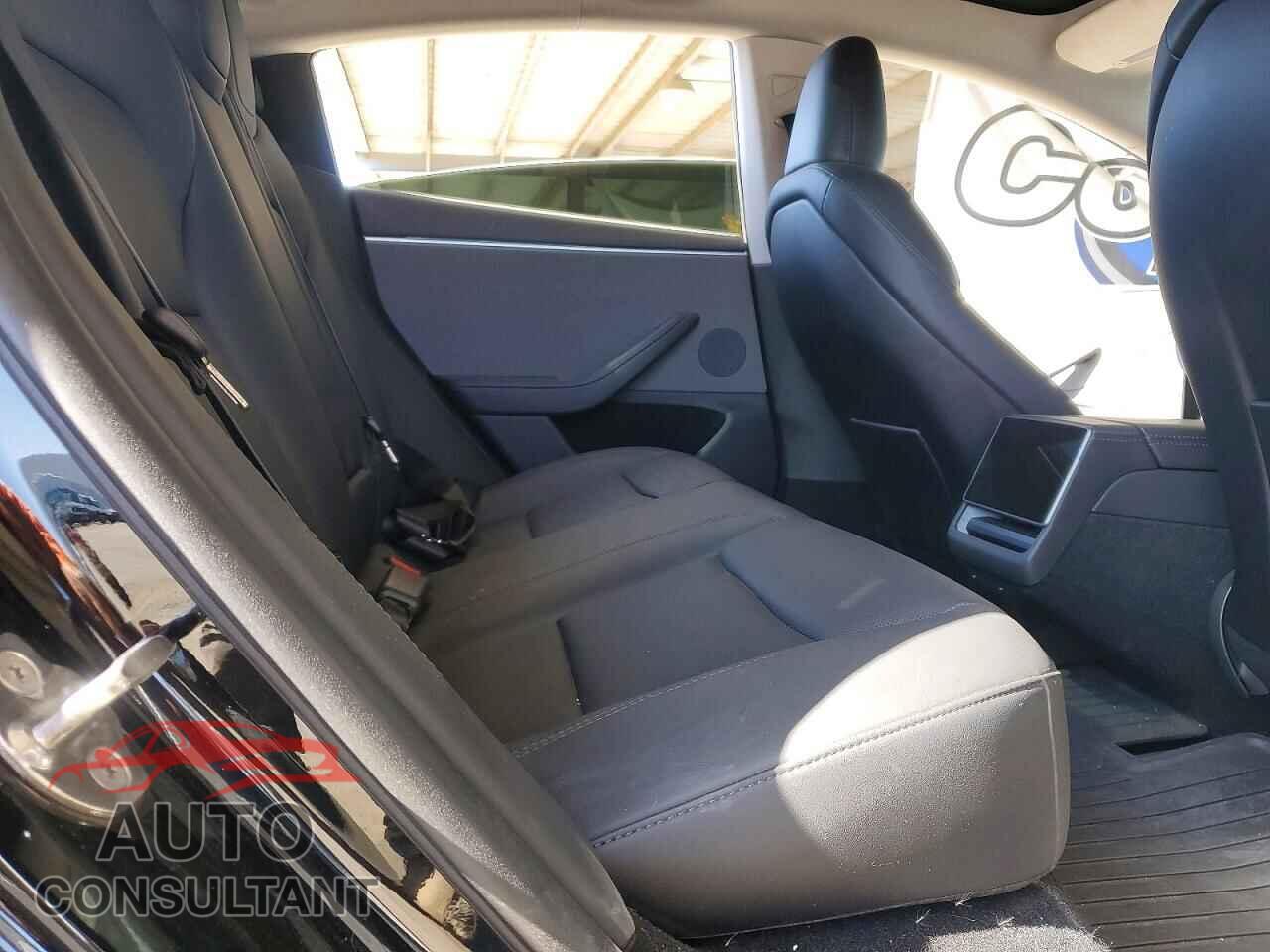 TESLA MODEL 3 2024 - 5YJ3E1EA5RF747730