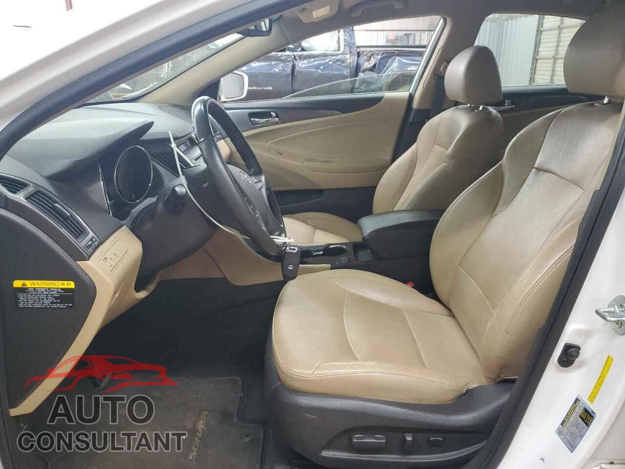 HYUNDAI SONATA 2012 - KMHEC4A47CA055013