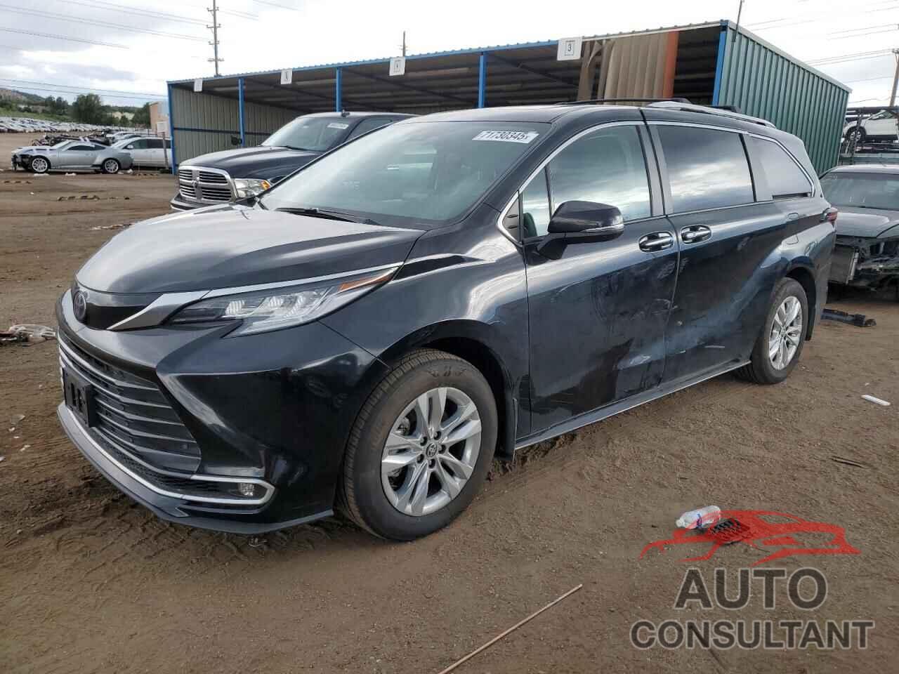 TOYOTA SIENNA 2024 - 5TDZSKFC5RS124256