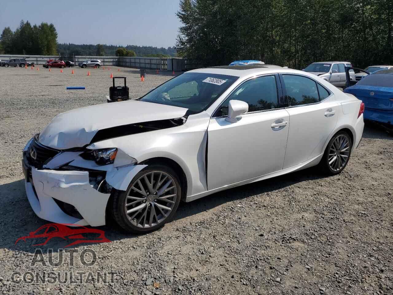 LEXUS IS 2015 - JTHCF1D28F5021721