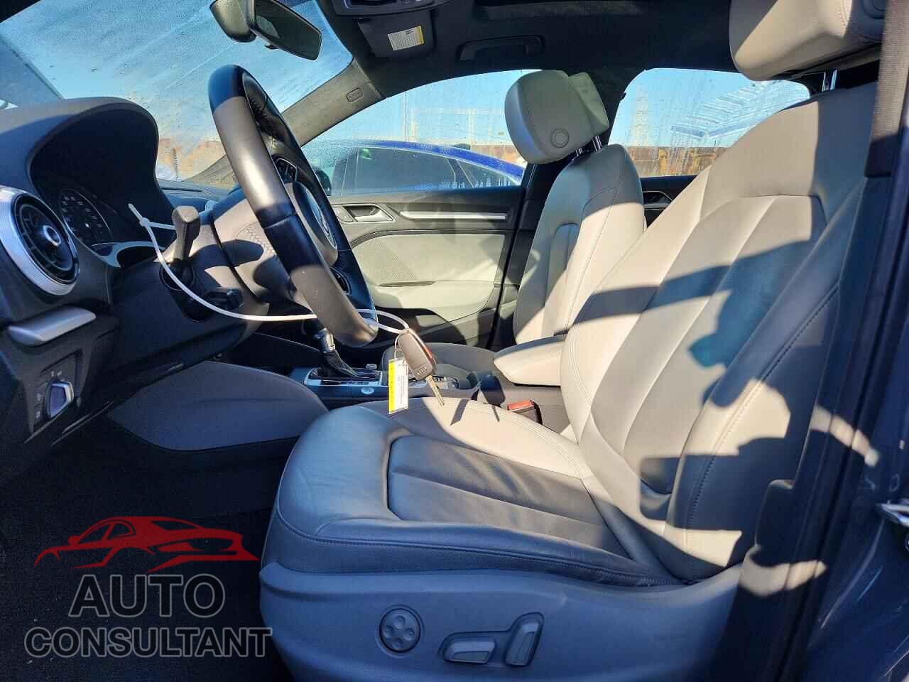 AUDI A3 2017 - WAUB8GFF0H1057596