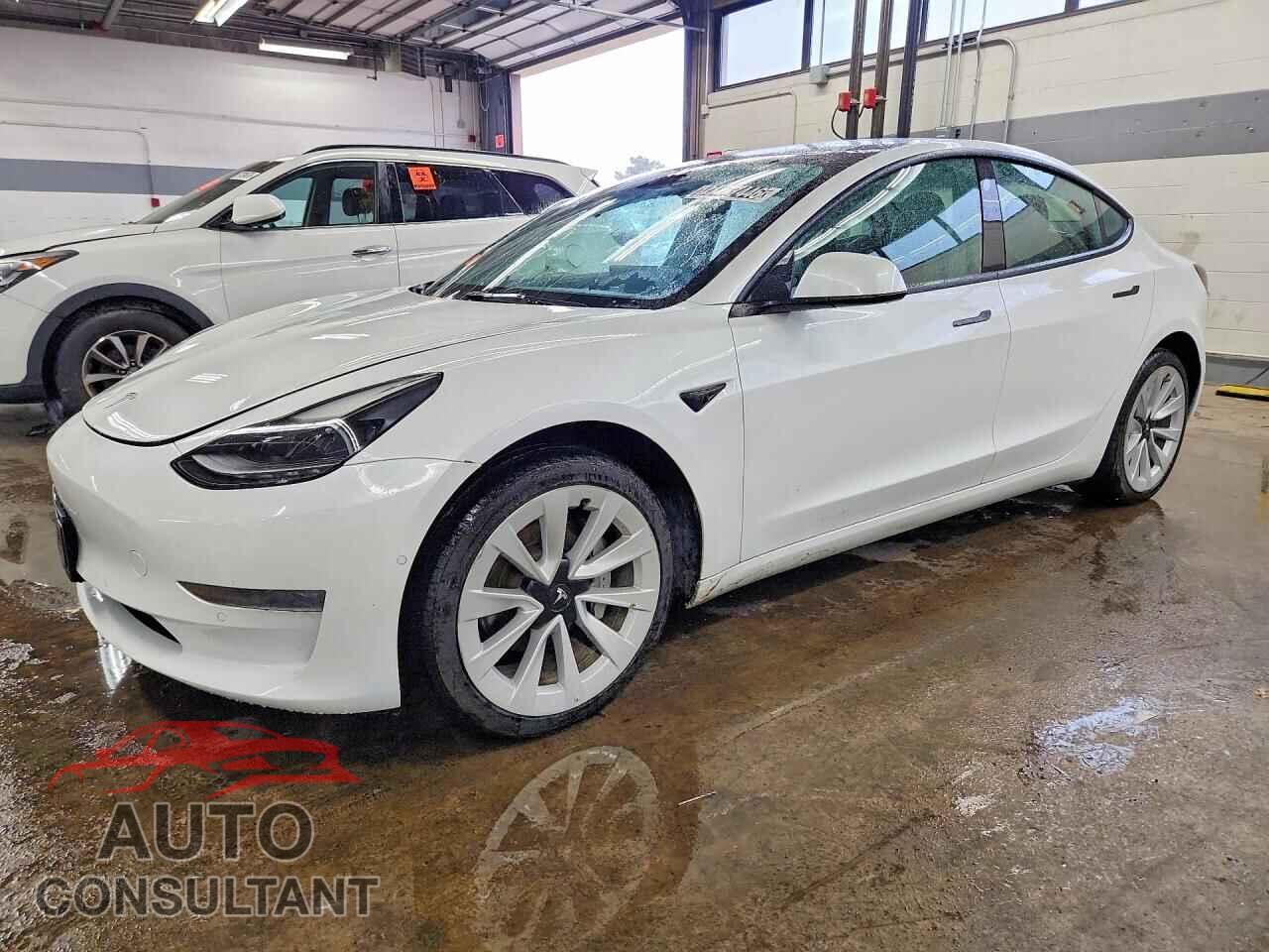 TESLA MODEL 3 2022 - 5YJ3E1EA4NF304799