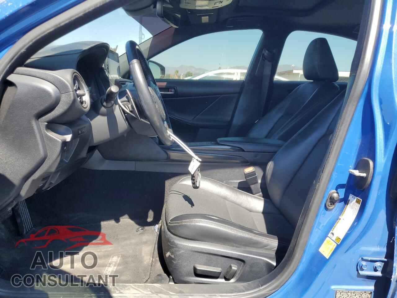 LEXUS IS 2021 - JTHCA1D29M5109737