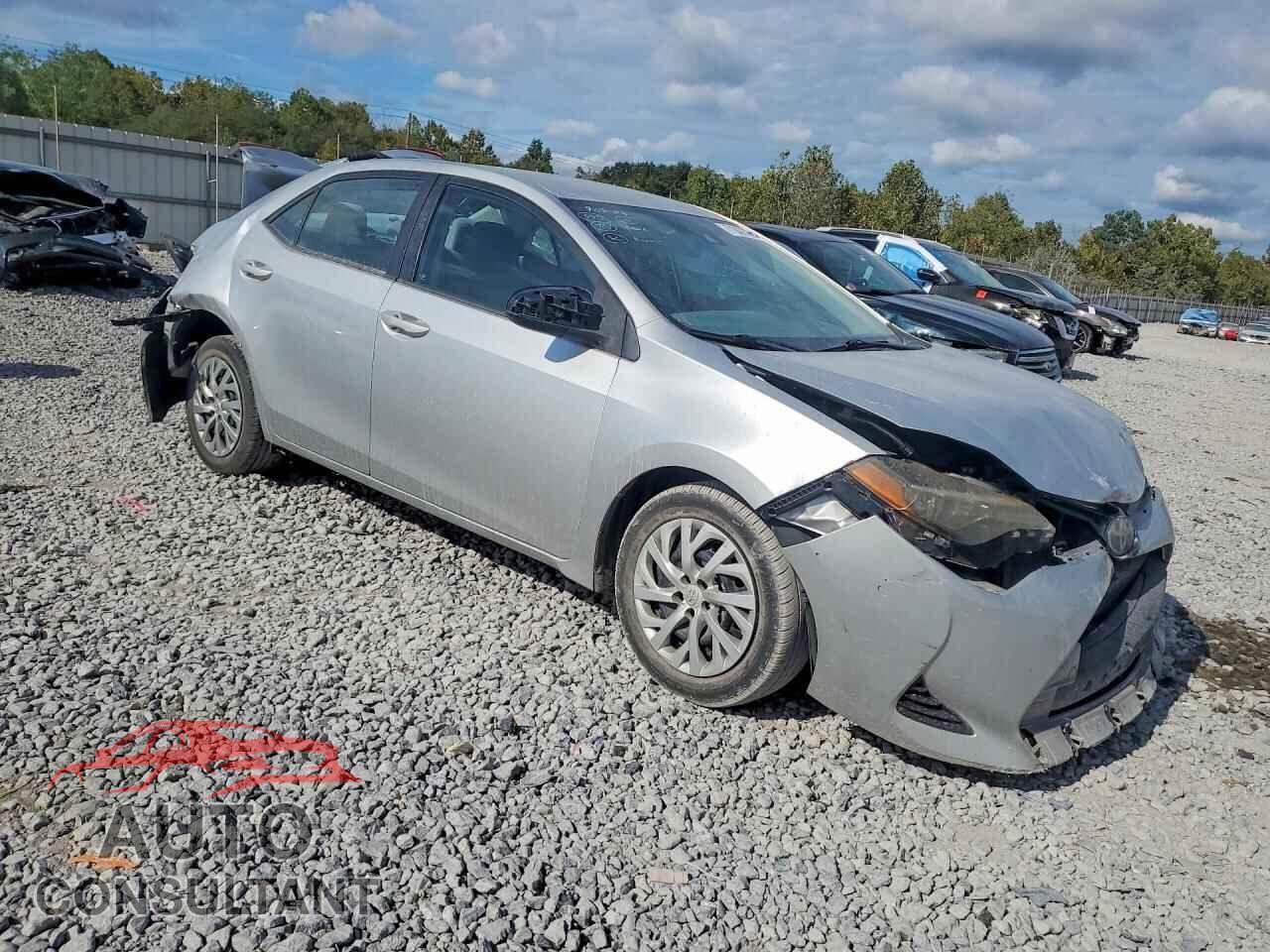 TOYOTA COROLLA 2017 - 5YFBURHE2HP725828