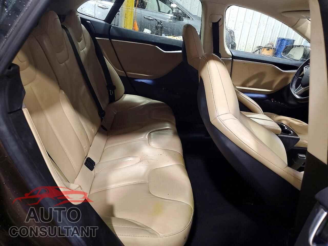 TESLA MODEL S 2013 - 5YJSA1CG2DFP05071