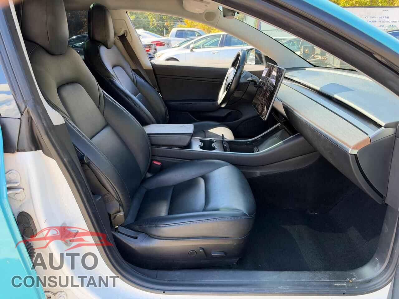 TESLA MODEL 3 2018 - 5YJ3E1EB0JF182543