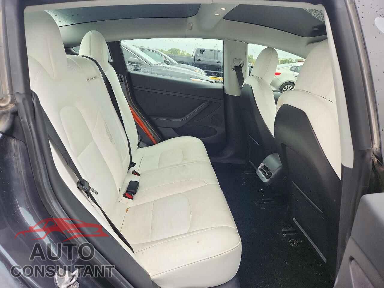 TESLA MODEL 3 2021 - 5YJ3E1EB0MF013286