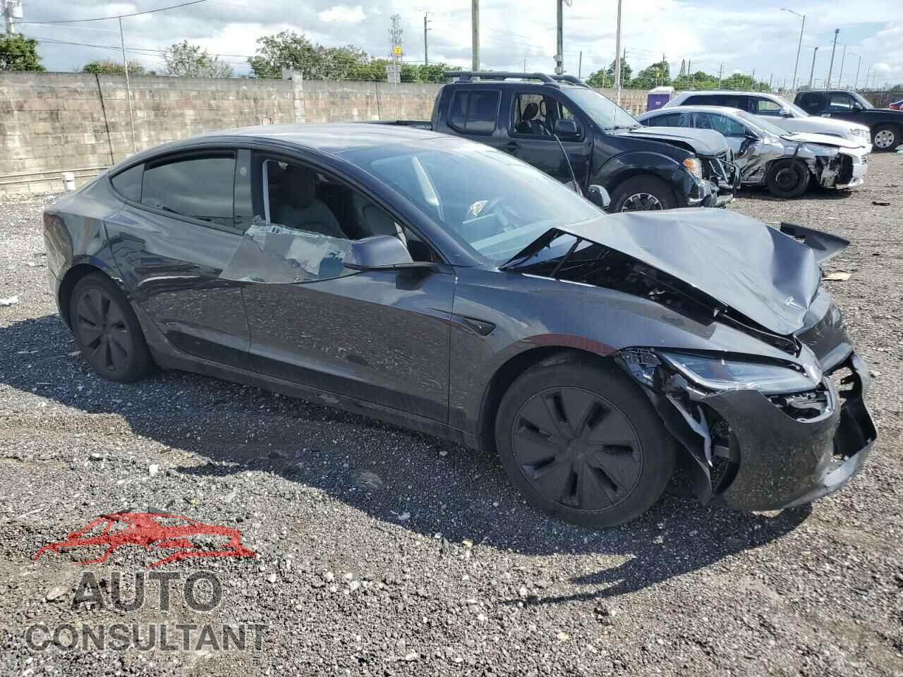 TESLA MODEL 3 2024 - 5YJ3E1EA6RF740818