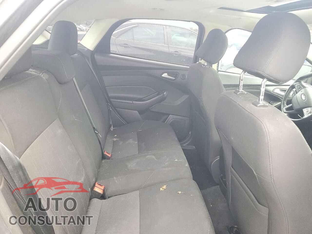 FORD FOCUS 2017 - 1FADP3M27HL211948