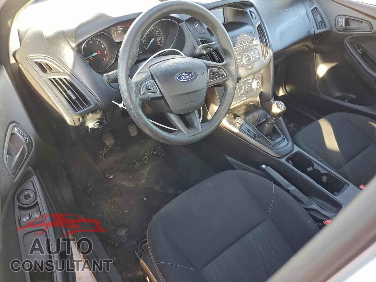 FORD FOCUS 2018 - 1FADP3E2XJL246360