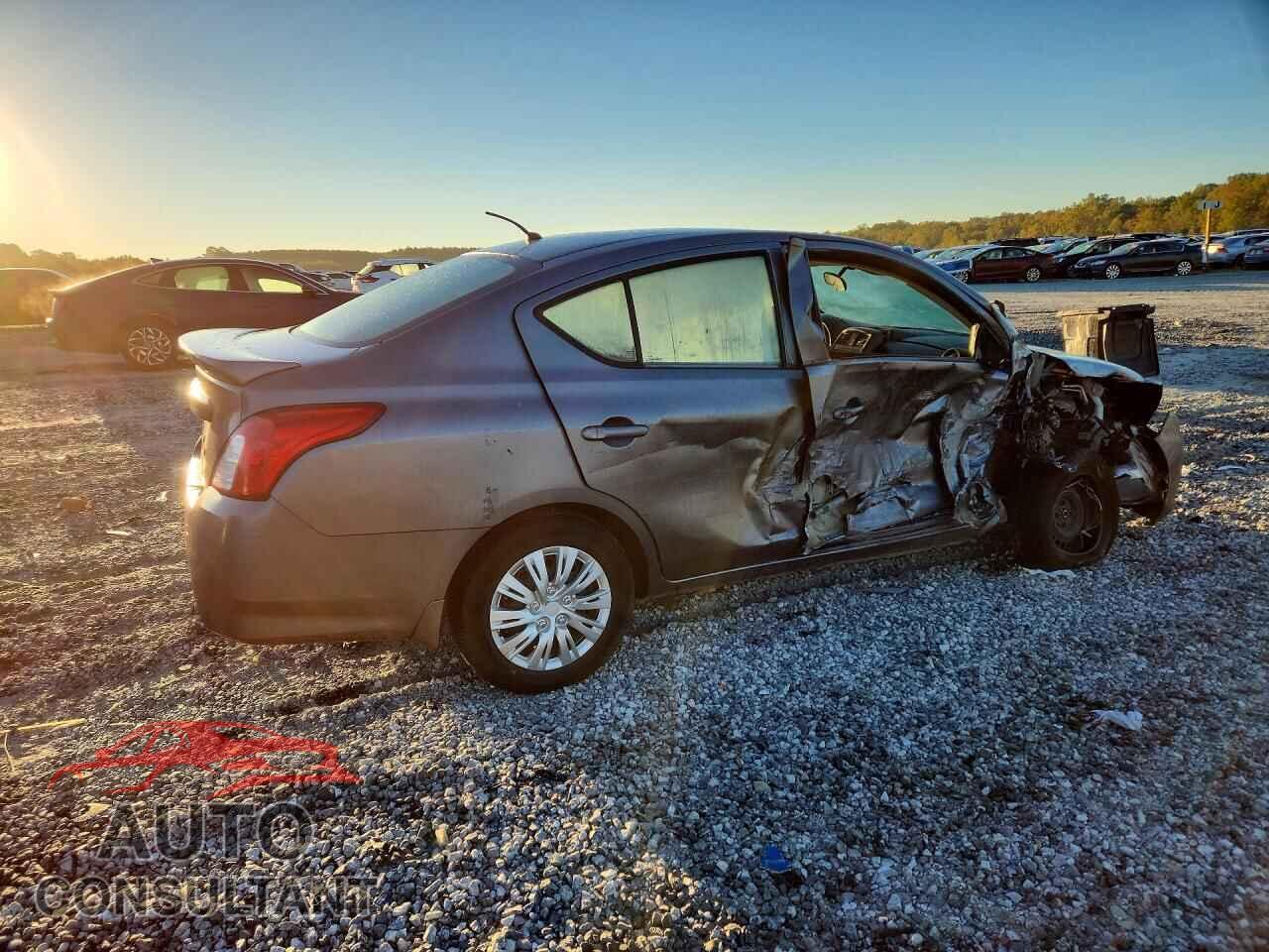NISSAN VERSA 2017 - 3N1CN7AP1HL906954