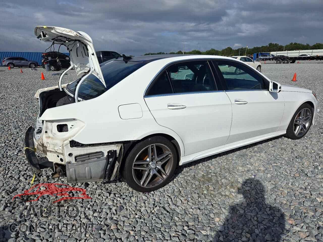 MERCEDES-BENZ E-CLASS 2015 - WDDHF6HB2FB156215