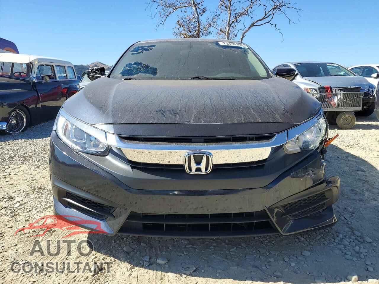 HONDA CIVIC 2018 - 2HGFC2F51JH552010
