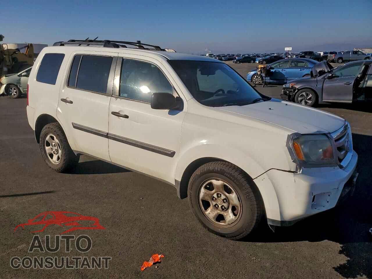 HONDA PILOT 2011 - 5FNYF4H28BB088024
