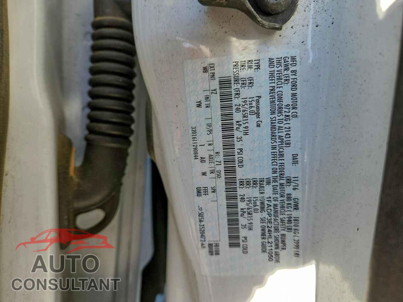 FORD FOCUS 2017 - 1FADP3E24HL211050