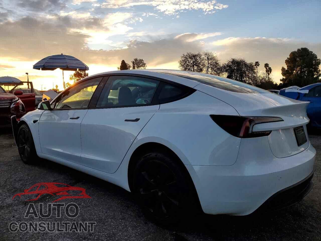 TESLA MODEL 3 2024 - 5YJ3E1EAXRF821885