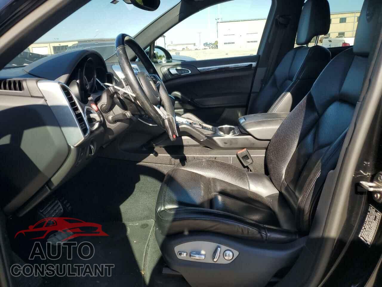 PORSCHE CAYENNE 2018 - WP1AA2A25JKA00836