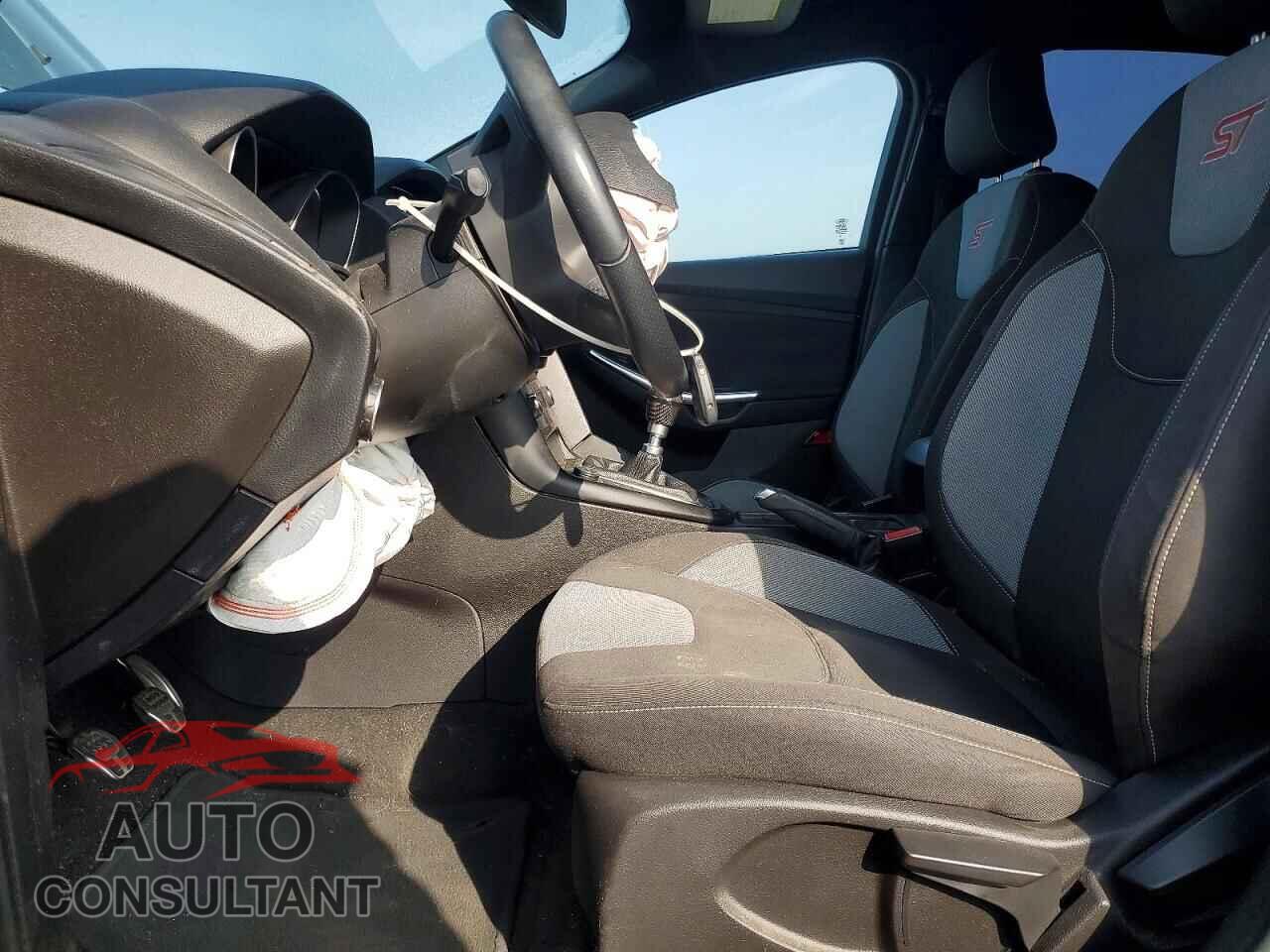 FORD FOCUS 2015 - 1FADP3L90FL314530