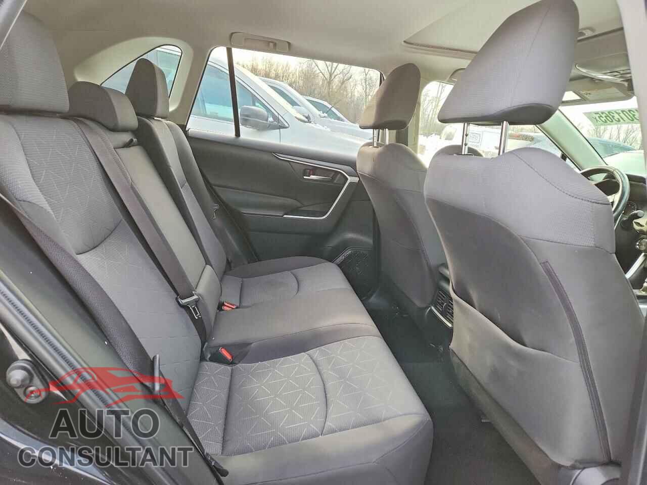 TOYOTA RAV4 2019 - JTMP1RFVXKJ009000