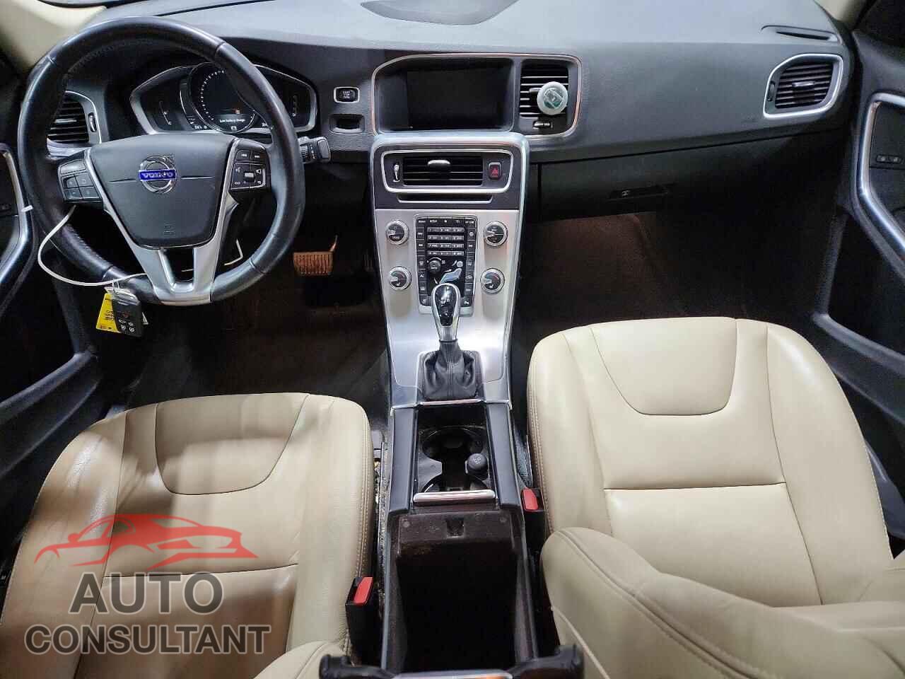 VOLVO S60 2018 - LYV402TK3JB174076