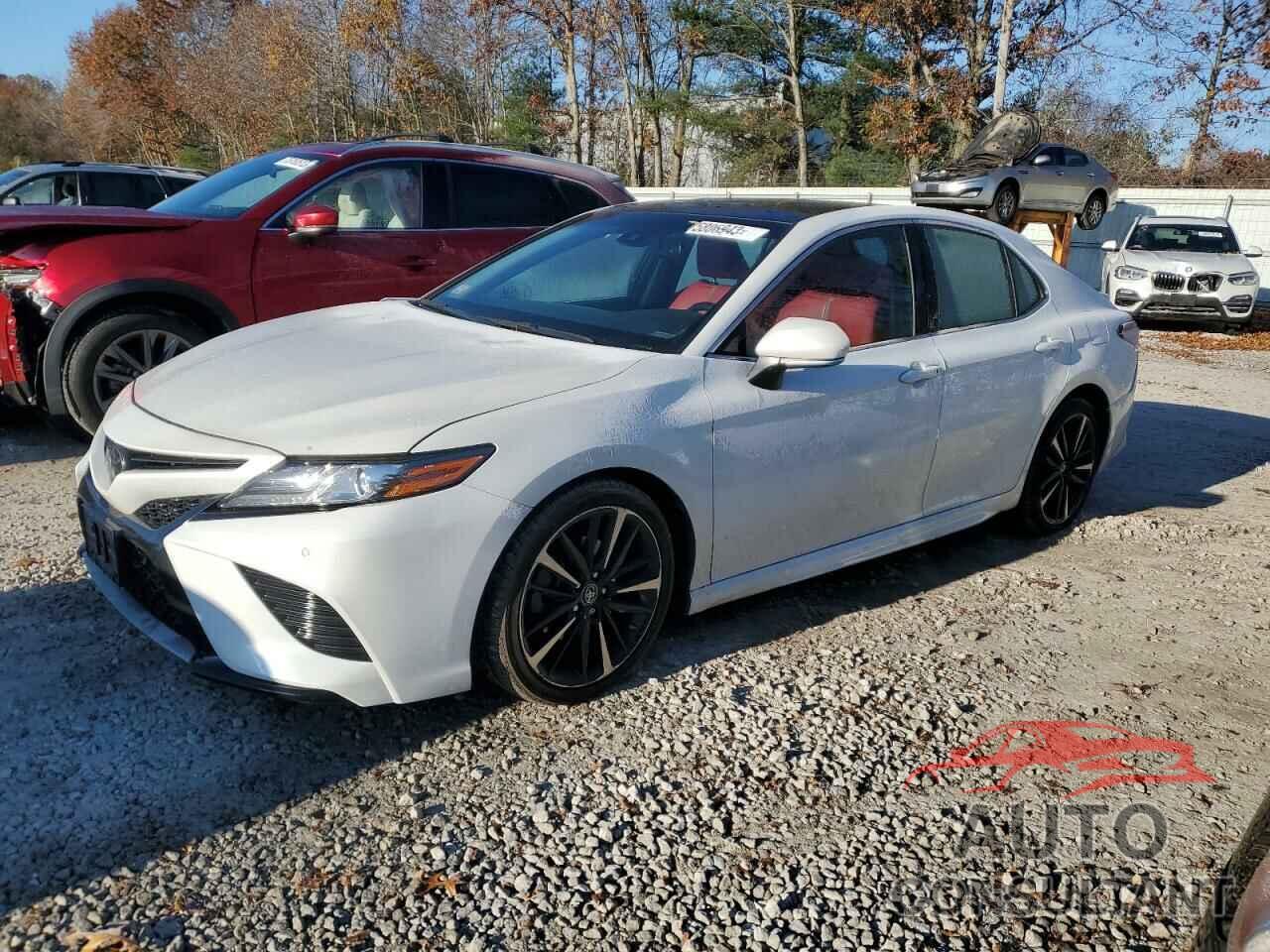 TOYOTA CAMRY 2018 - 4T1B61HKXJU119733