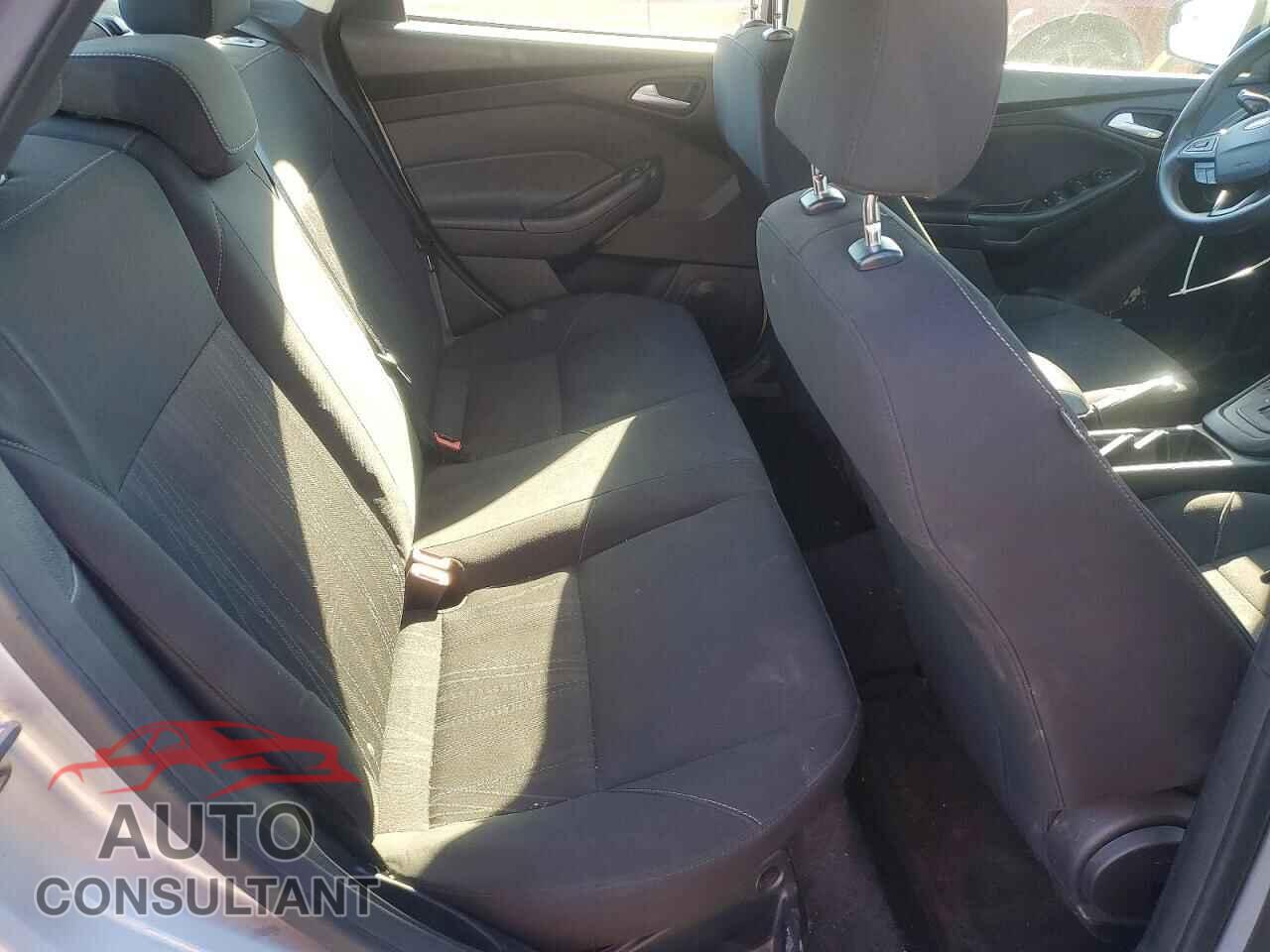 FORD FOCUS 2015 - 1FADP3F2XFL383207