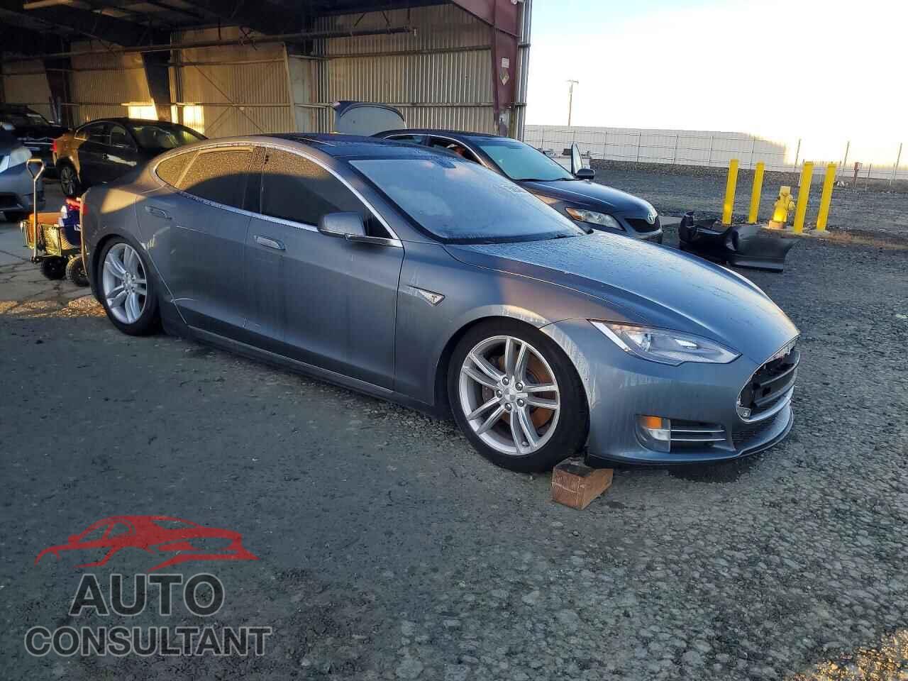 TESLA MODEL S 2013 - 5YJSA1CN1DFP05500