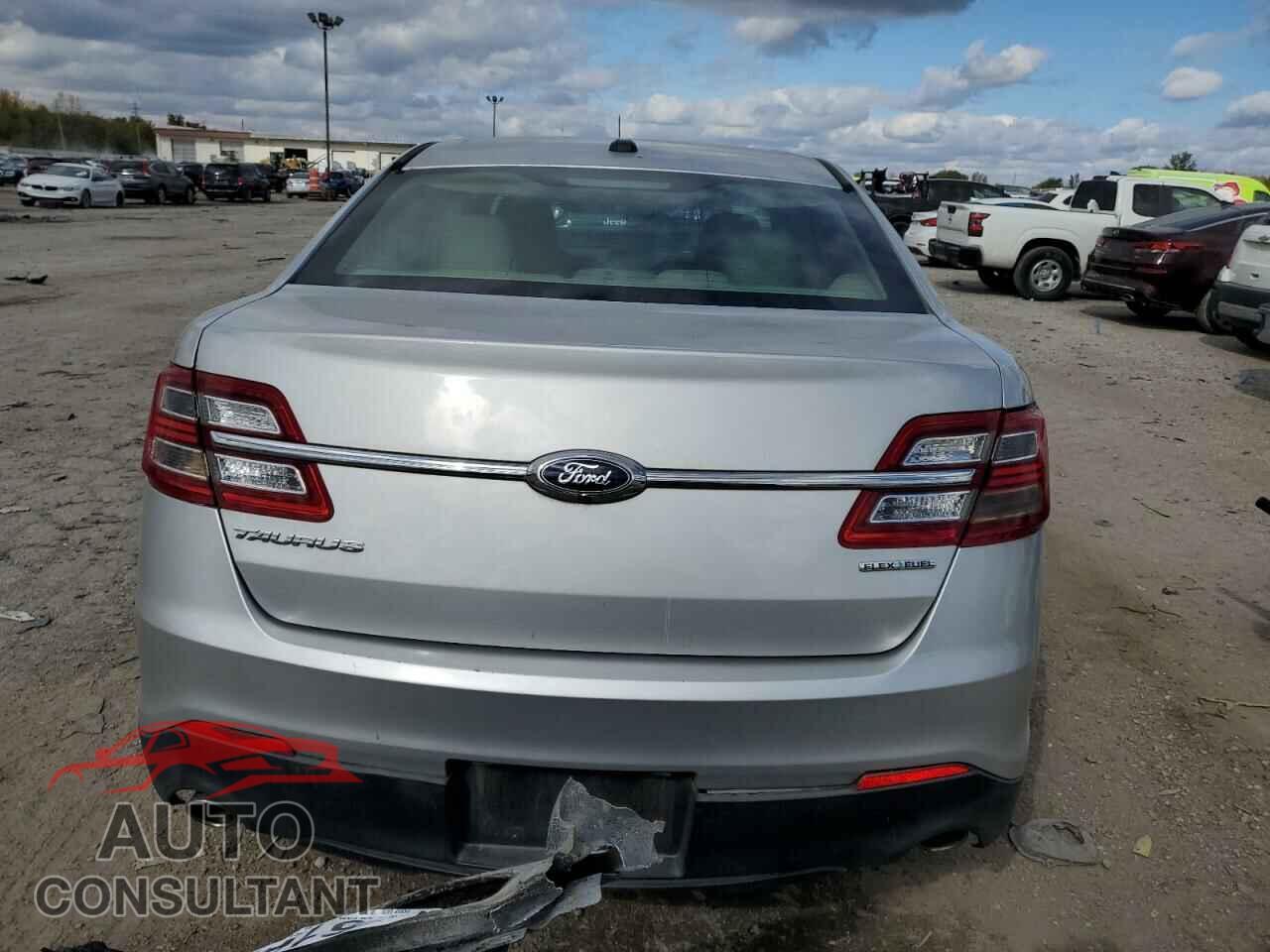 FORD TAURUS 2015 - 1FAHP2D89FG121030