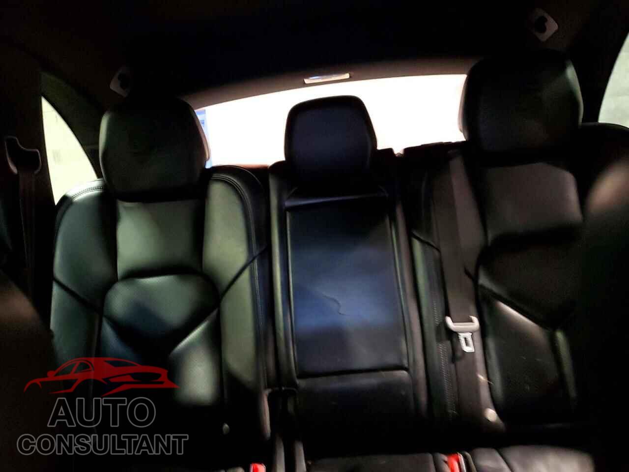PORSCHE CAYENNE 2017 - WP1AA2A26HKA88516