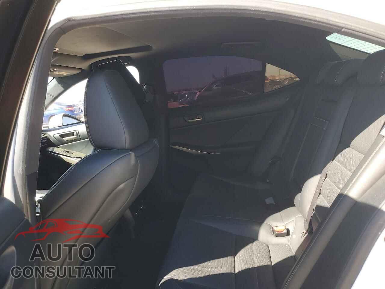 LEXUS IS 2017 - JTHBA1D21H5041144