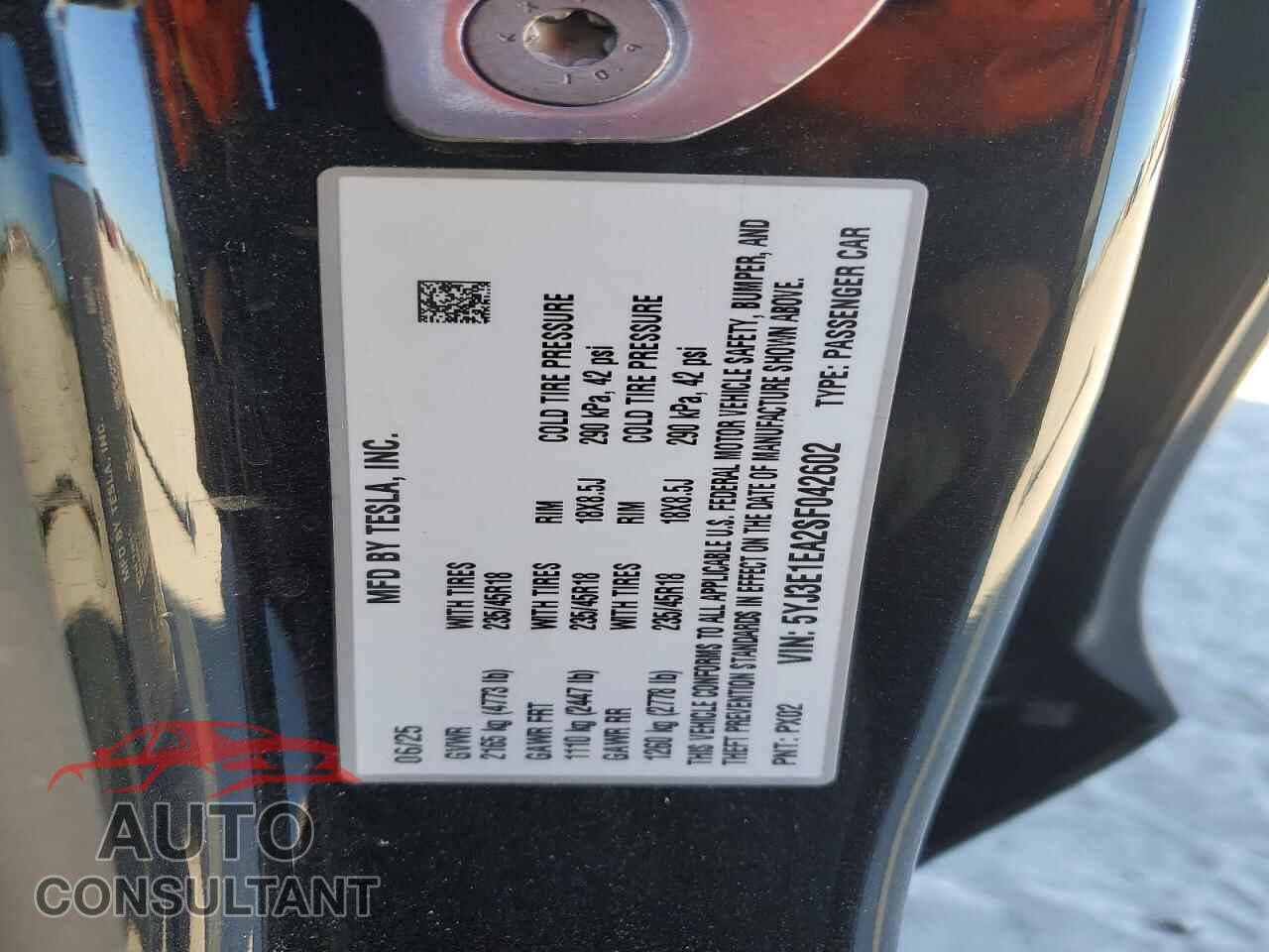TESLA MODEL 3 2025 - 5YJ3E1EA2SF042602