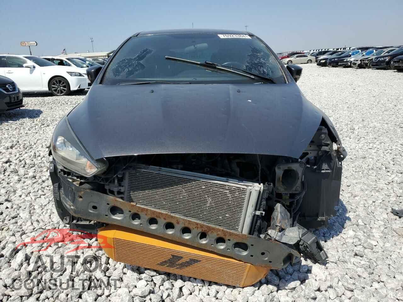 FORD FOCUS 2017 - 1FADP3L95HL257907